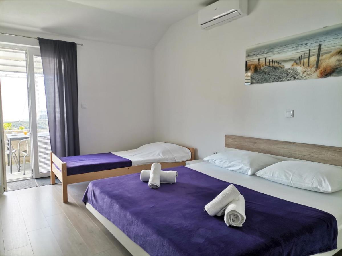 Apartmani Radic พรีมอชเตน ภายนอก รูปภาพ