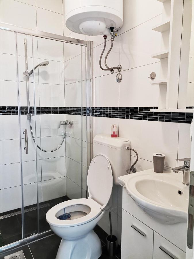 Apartmani Radic พรีมอชเตน ภายนอก รูปภาพ