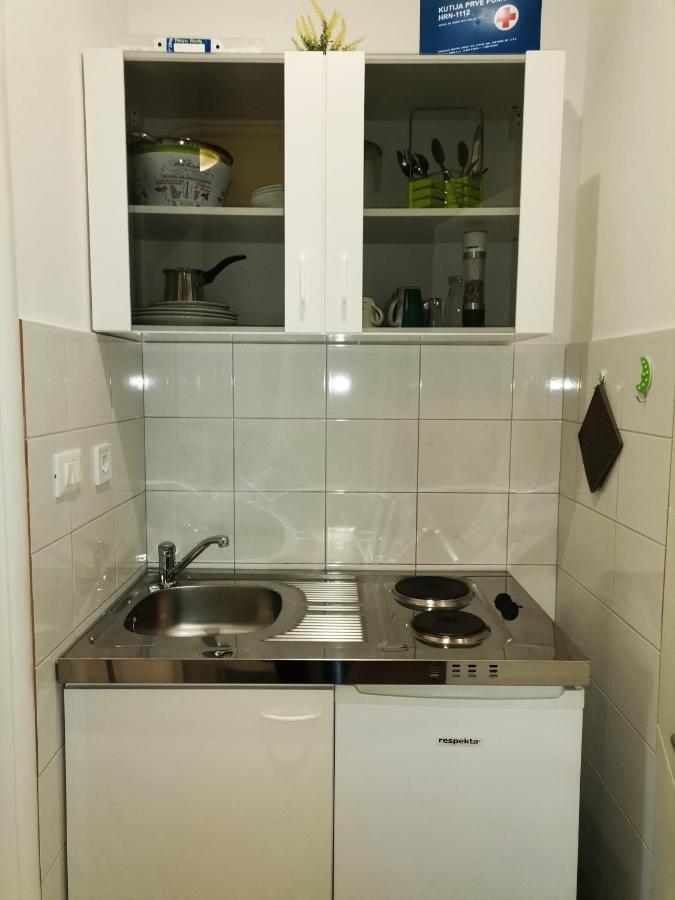 Apartmani Radic พรีมอชเตน ภายนอก รูปภาพ