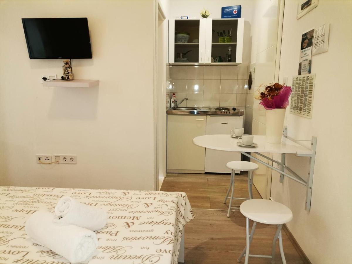 Apartmani Radic พรีมอชเตน ภายนอก รูปภาพ