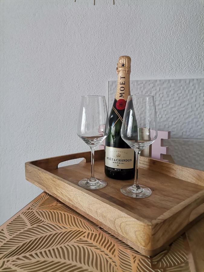 Apartmani Radic พรีมอชเตน ภายนอก รูปภาพ
