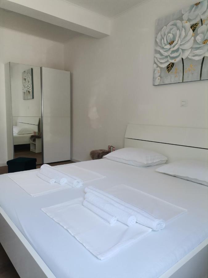 Apartmani Radic พรีมอชเตน ภายนอก รูปภาพ